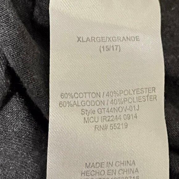 Disney  Pocahontas Gray Size Junior XL Graphic V Neck Tee - Picture 5 of 8